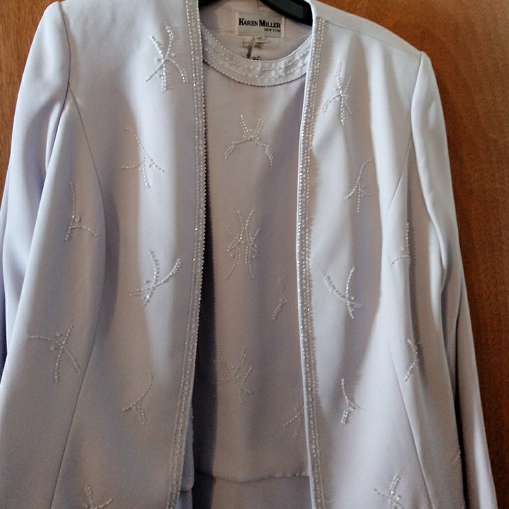 Beautiful mother of the bride dress.
